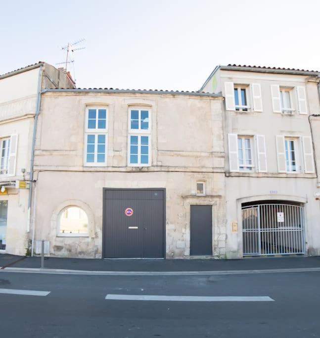 Maison Type Loft - Avec Parking En Plein Centre La Rochelle  Buitenkant foto
